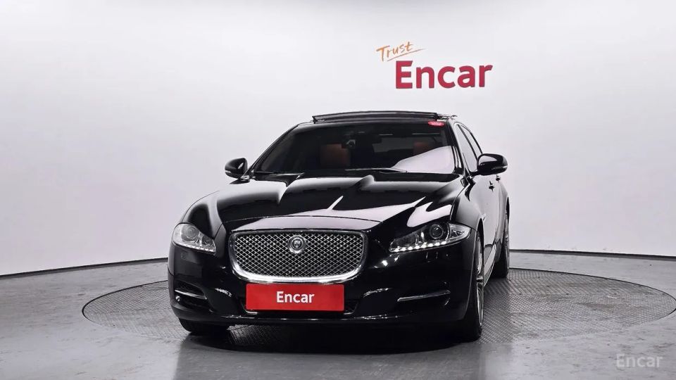 Jaguar XJ