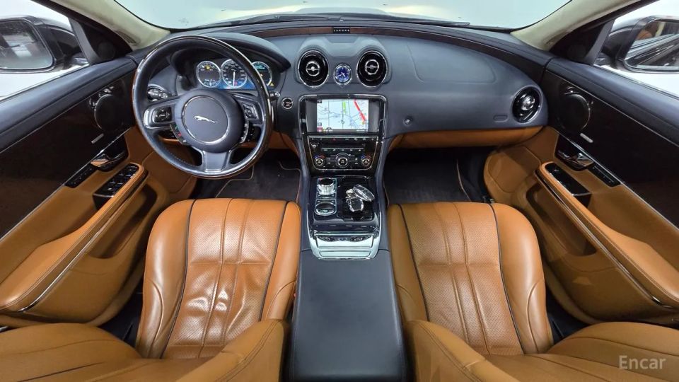 Jaguar XJ