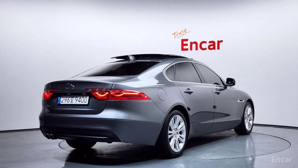 Jaguar xf