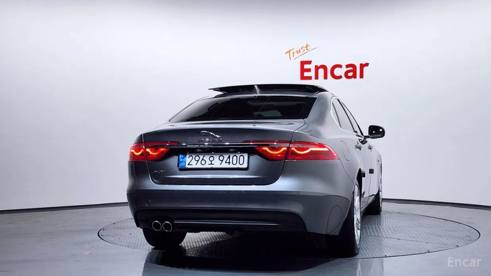Jaguar xf