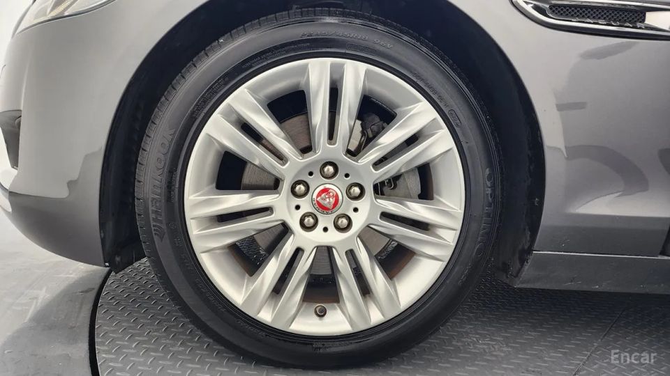 Jaguar xf