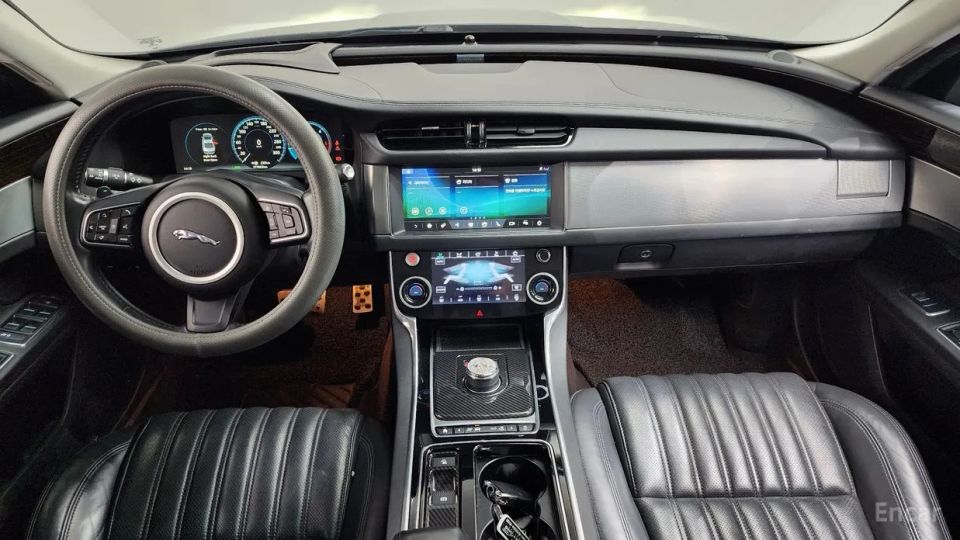 Jaguar xf