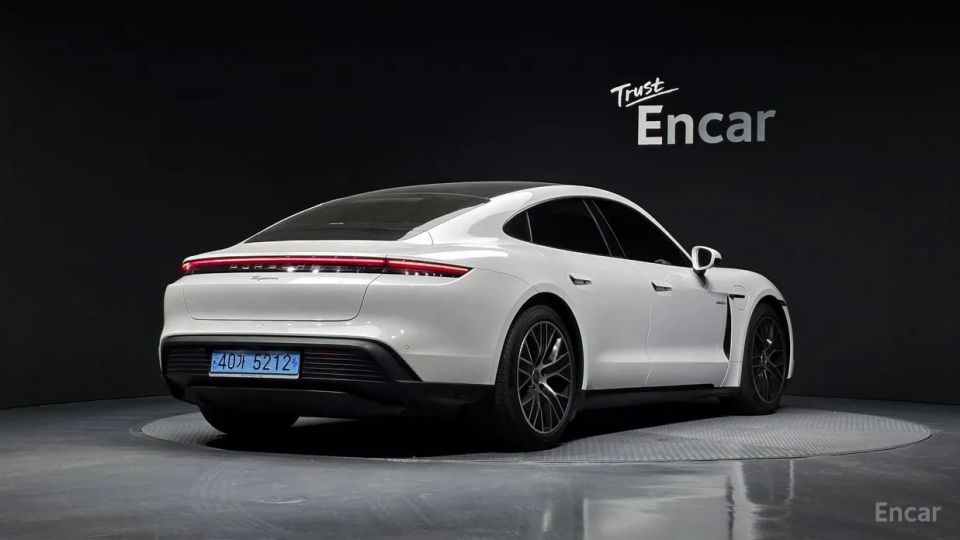 Porsche Taycan