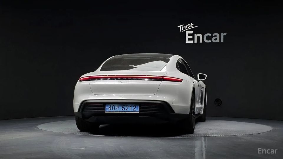Porsche Taycan