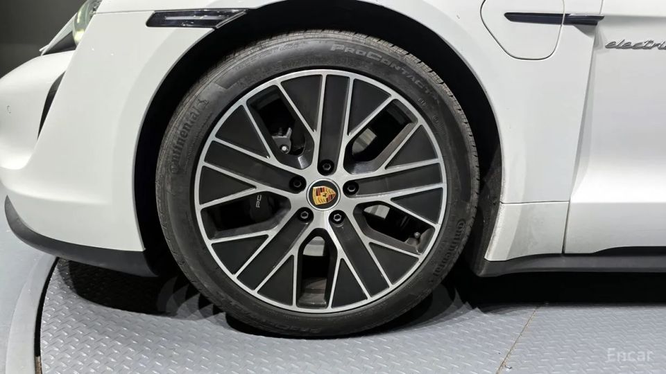 Porsche Taycan