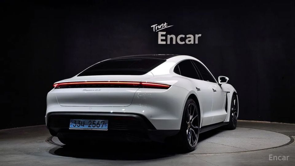 Porsche Taycan