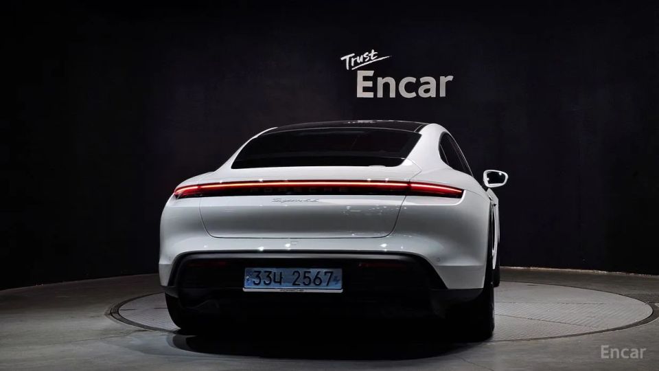 Porsche Taycan