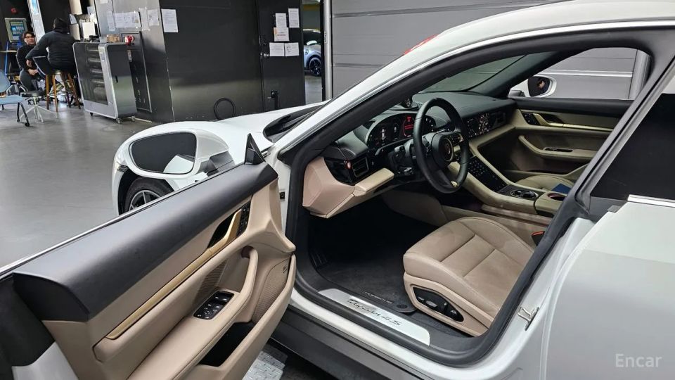 Porsche Taycan