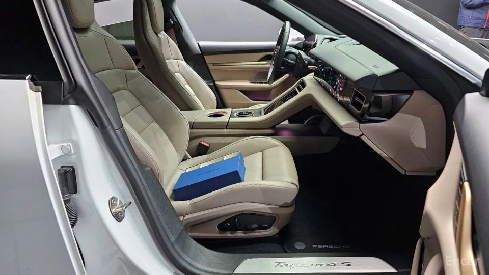 Porsche Taycan