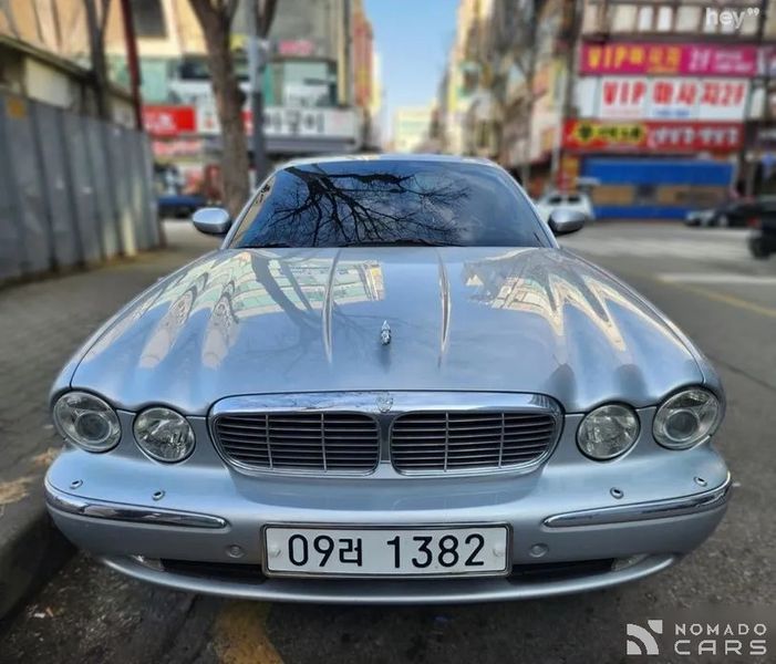 Jaguar XJ-8