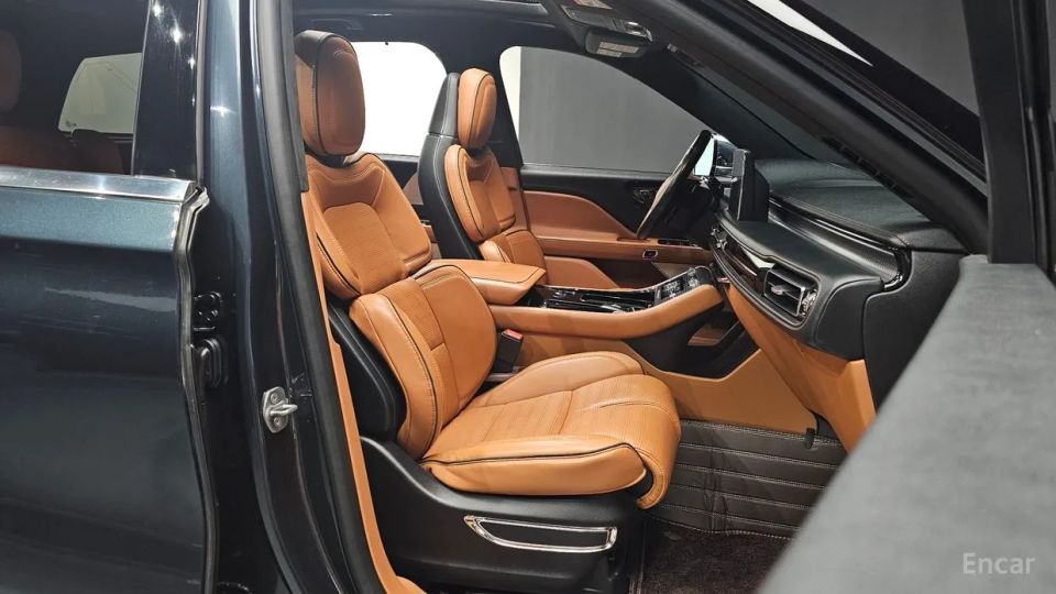 Lincoln Aviator