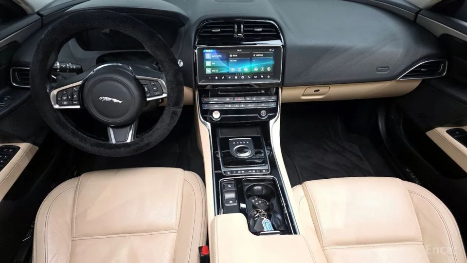 Jaguar XE