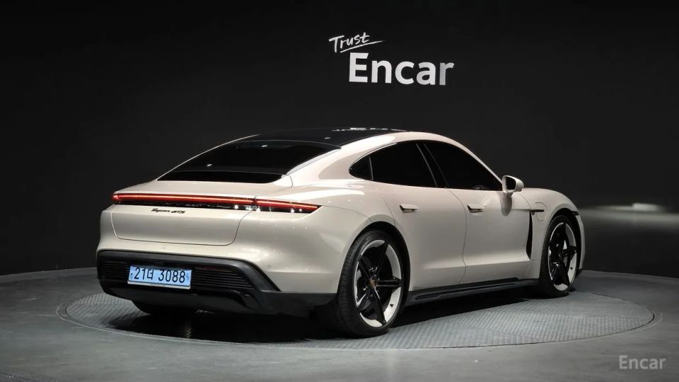 Porsche Taycan