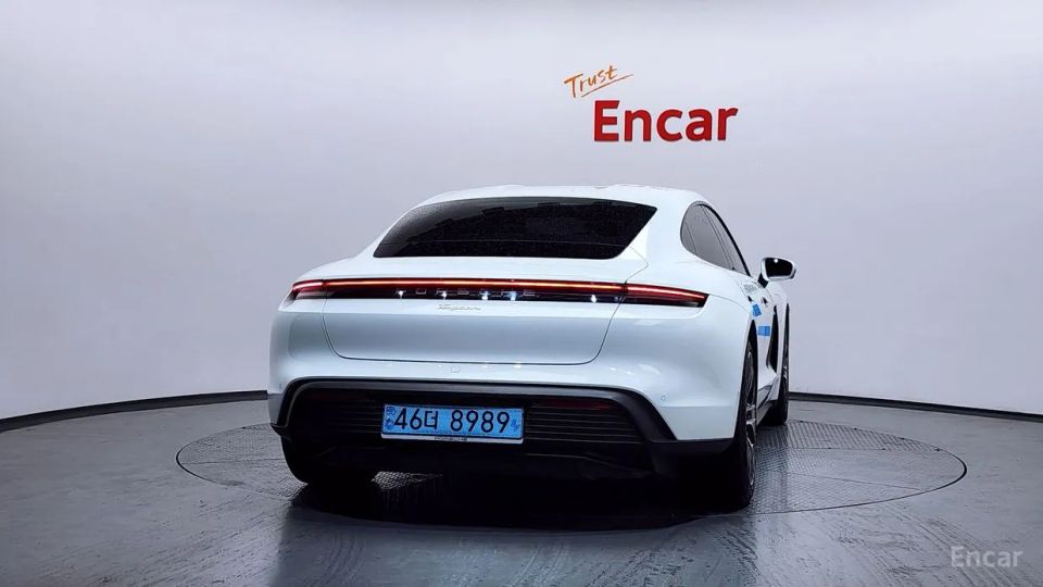 Porsche Taycan