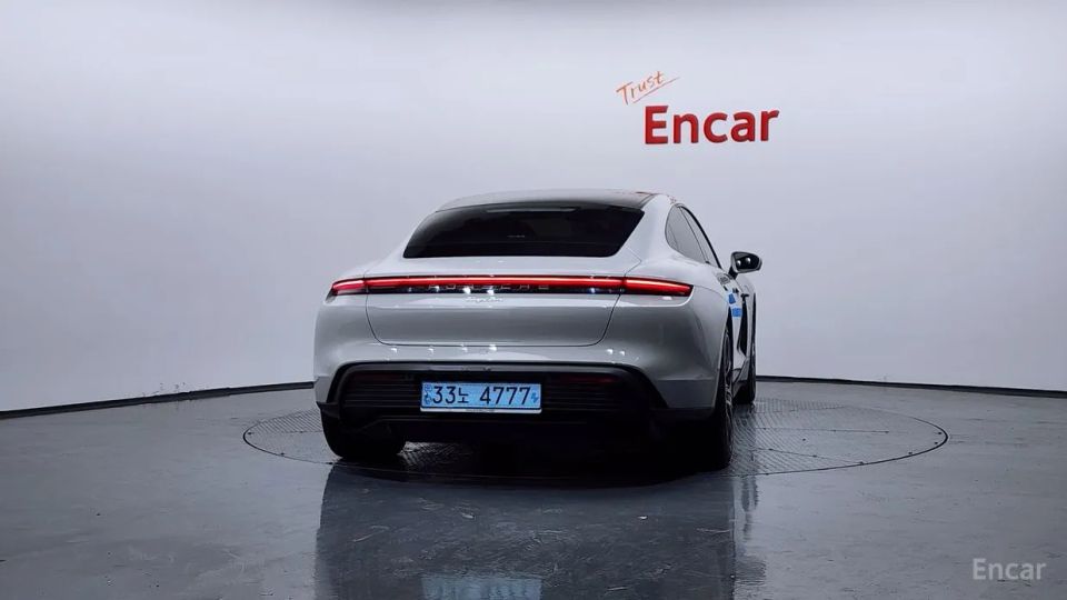Porsche Taycan