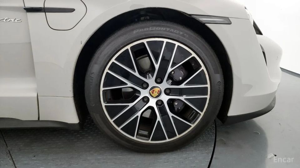 Porsche Taycan