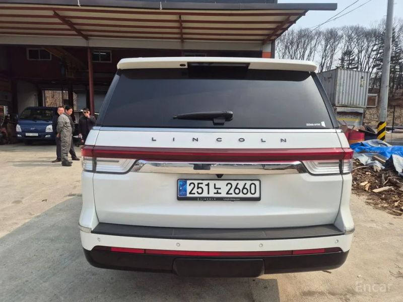Lincoln Navigator