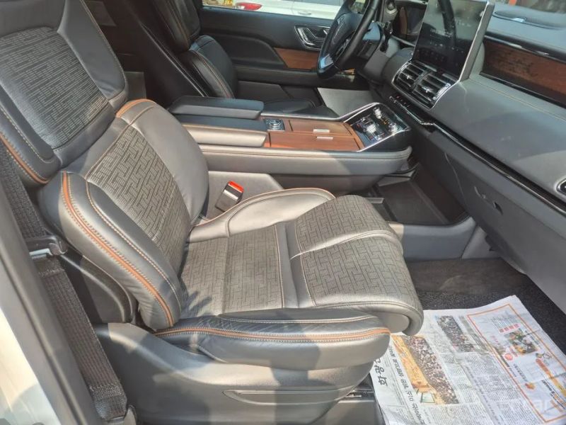 Lincoln Navigator