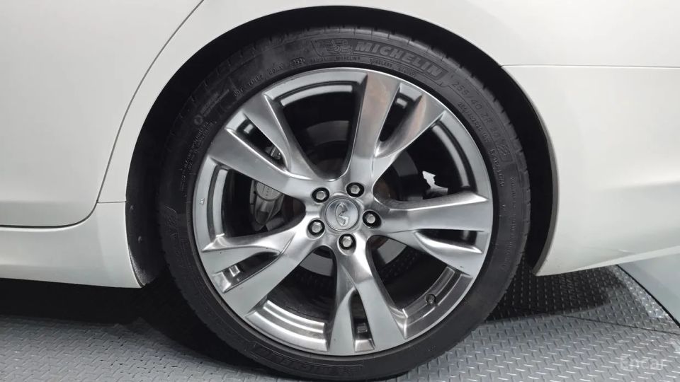 Infiniti M