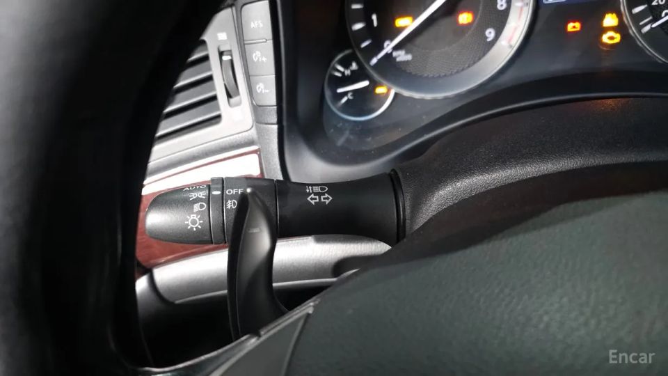 Infiniti M