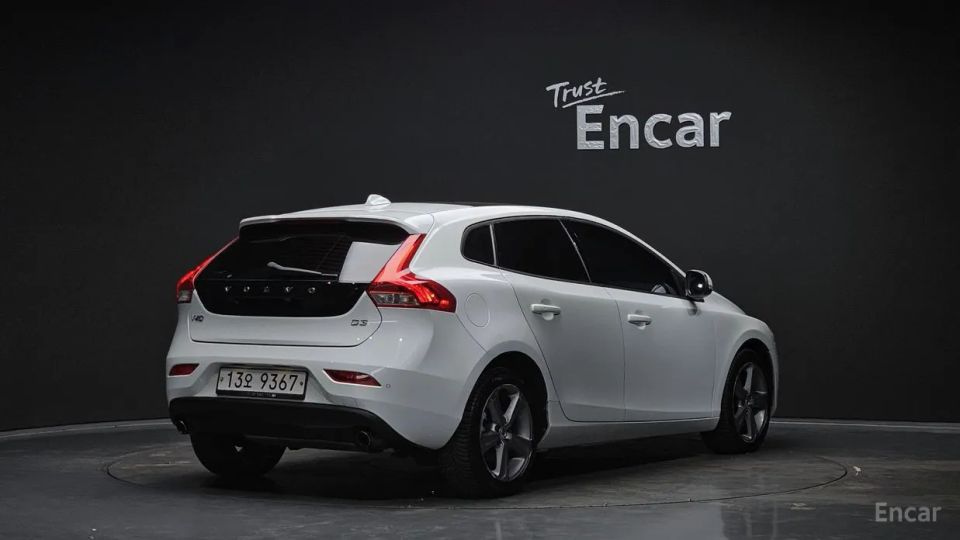 Volvo V40