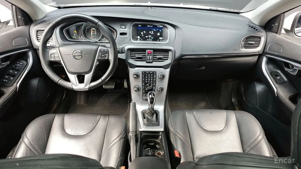 Volvo V40