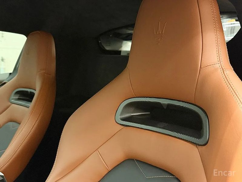 Maserati MC20