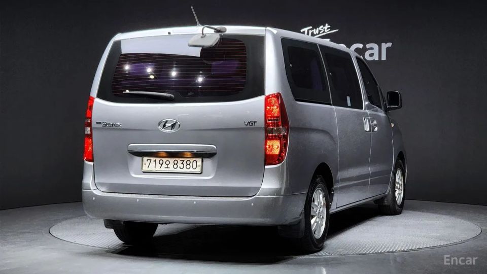 Hyundai Starex