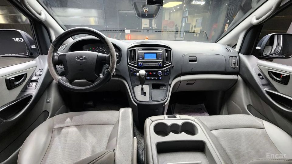 Hyundai Starex