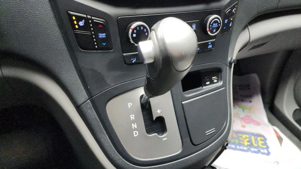 Hyundai Starex
