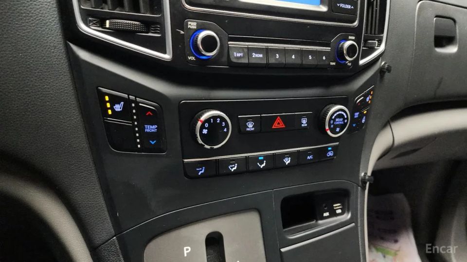 Hyundai Starex