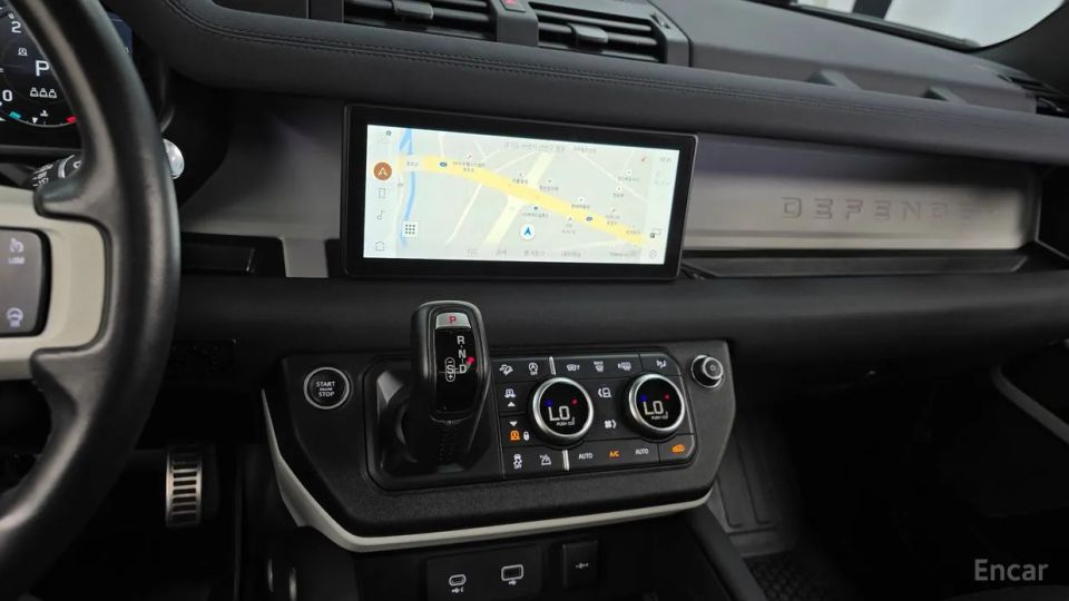 Land Rover Defender