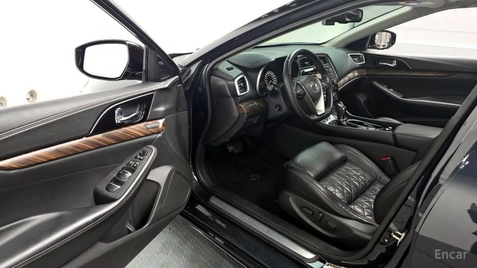 Nissan Maxima