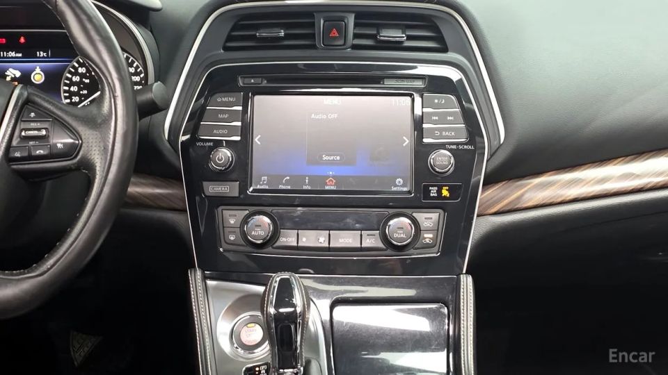 Nissan Maxima