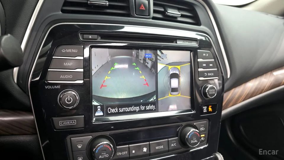 Nissan Maxima