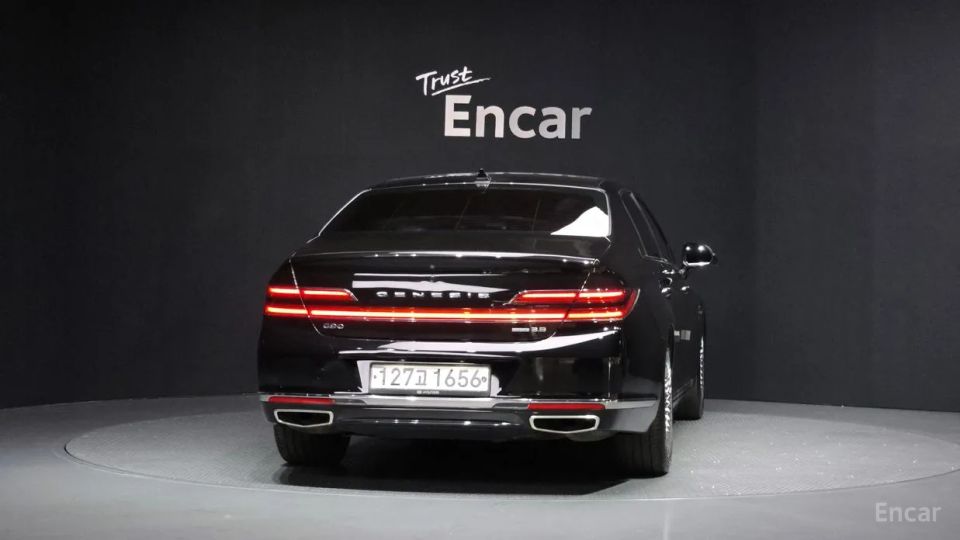 Genesis G90