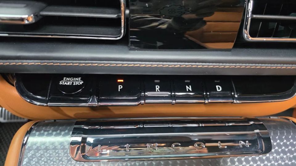 Lincoln Aviator