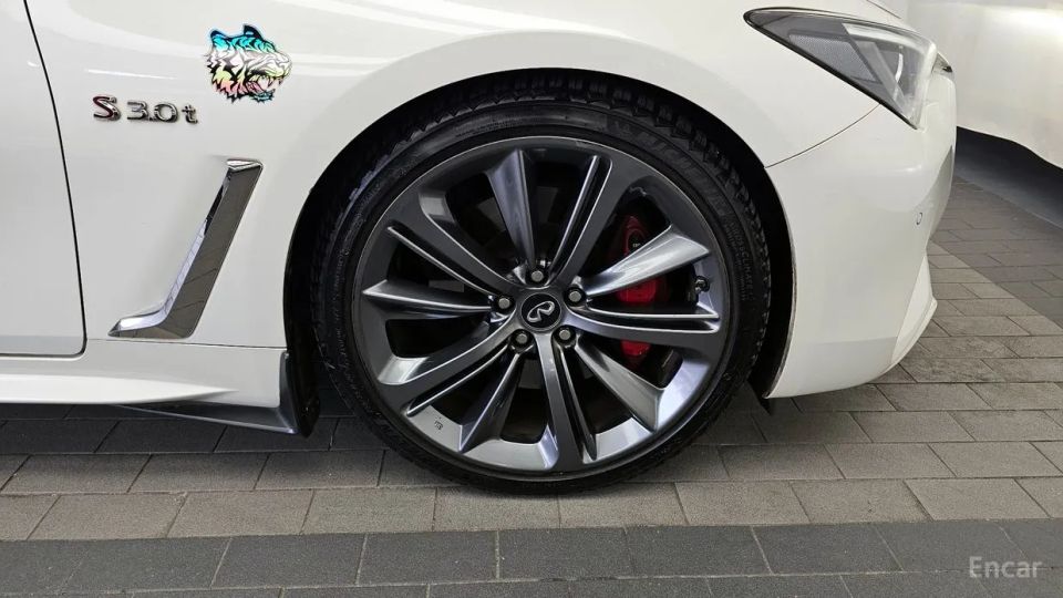 Infiniti Q60