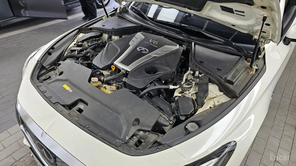 Infiniti Q60