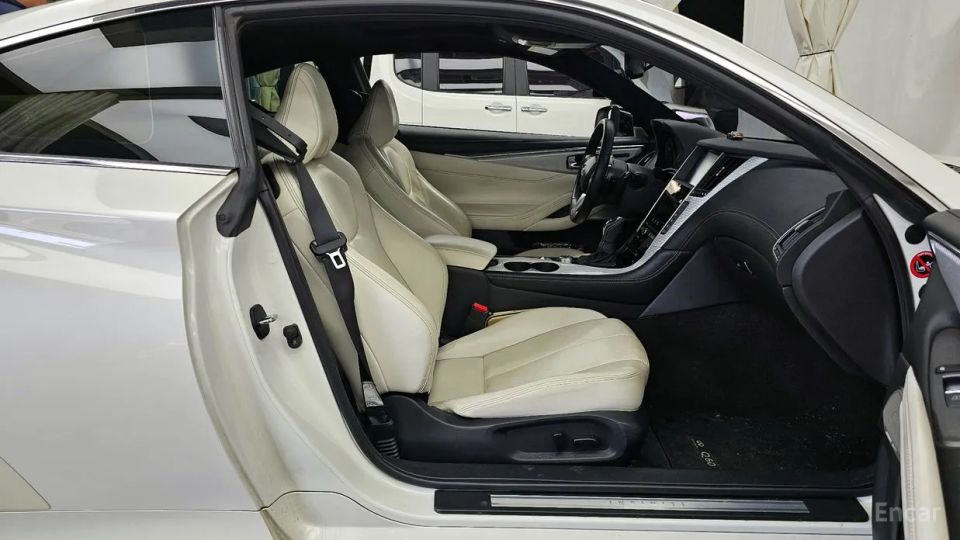 Infiniti Q60