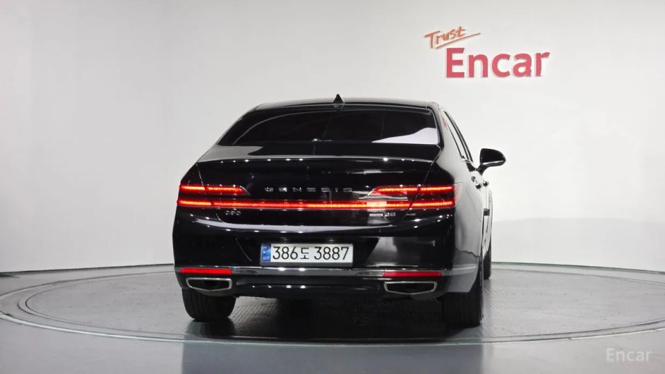 Genesis G90