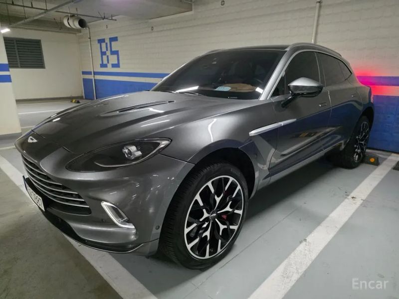 Astonmartin DBX