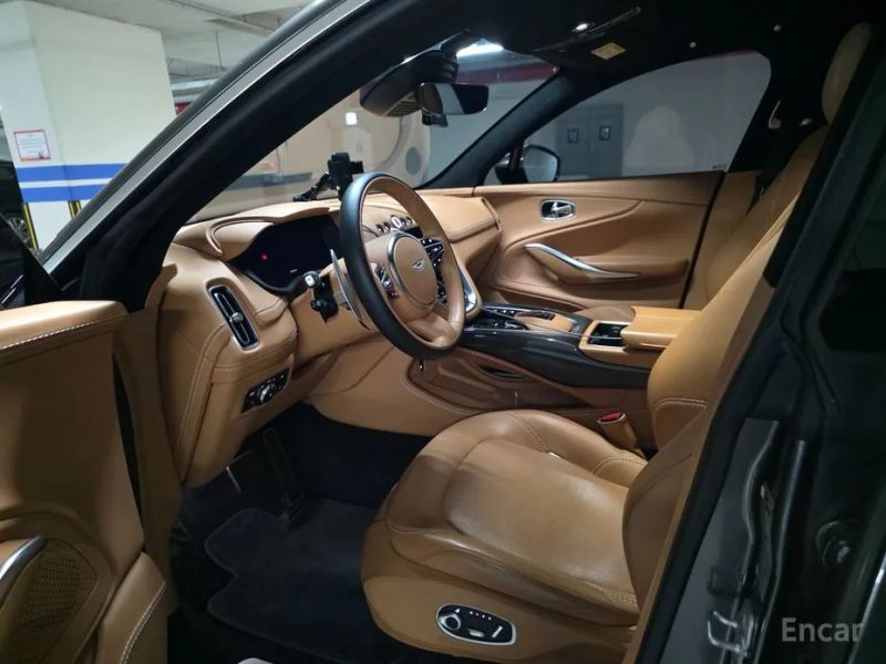 Astonmartin DBX
