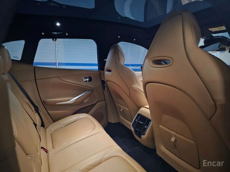 Astonmartin DBX