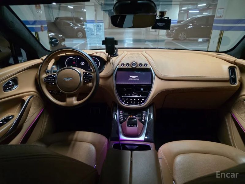 Astonmartin DBX