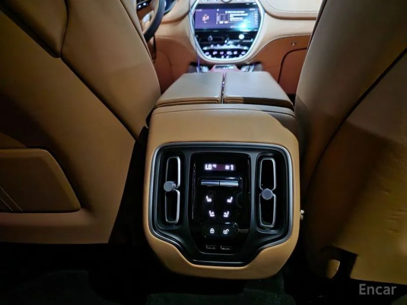Astonmartin DBX