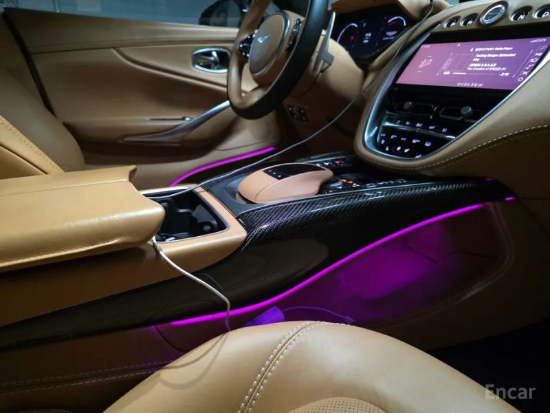 Astonmartin DBX