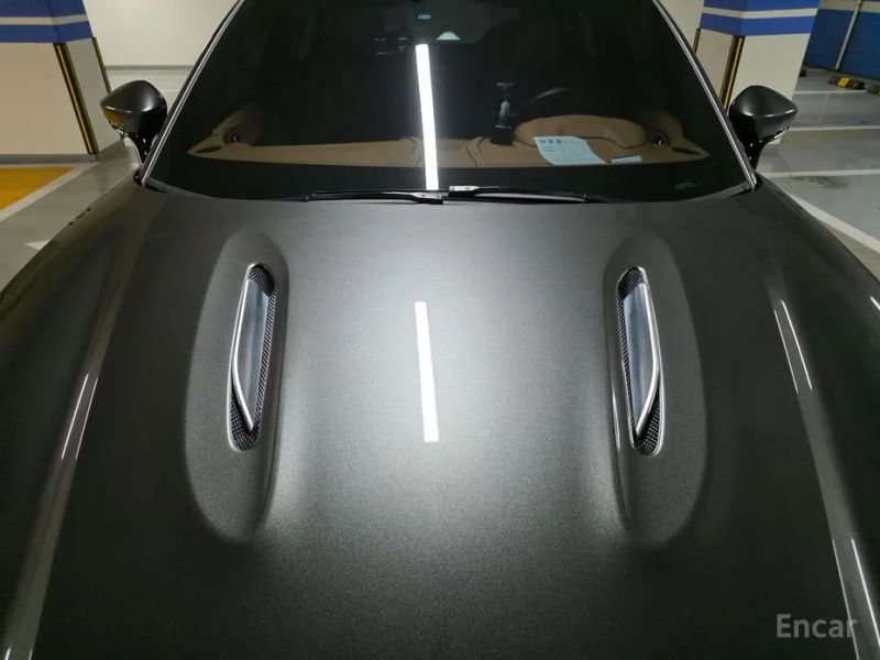 Astonmartin DBX