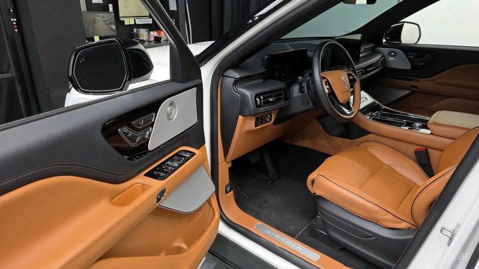 Lincoln Aviator