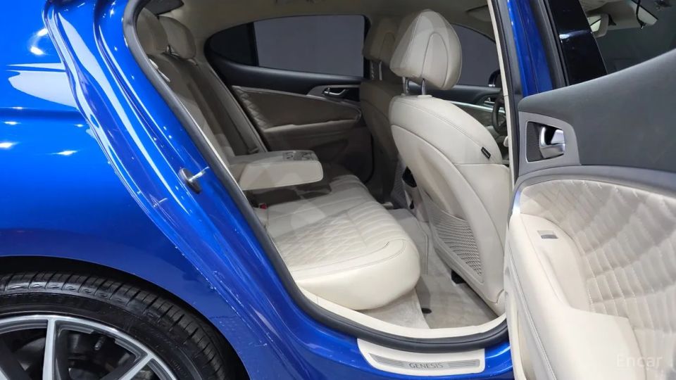 Genesis G70